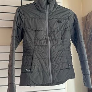 The North Face jacket, lightly worn, small size for woman. Excellent condition